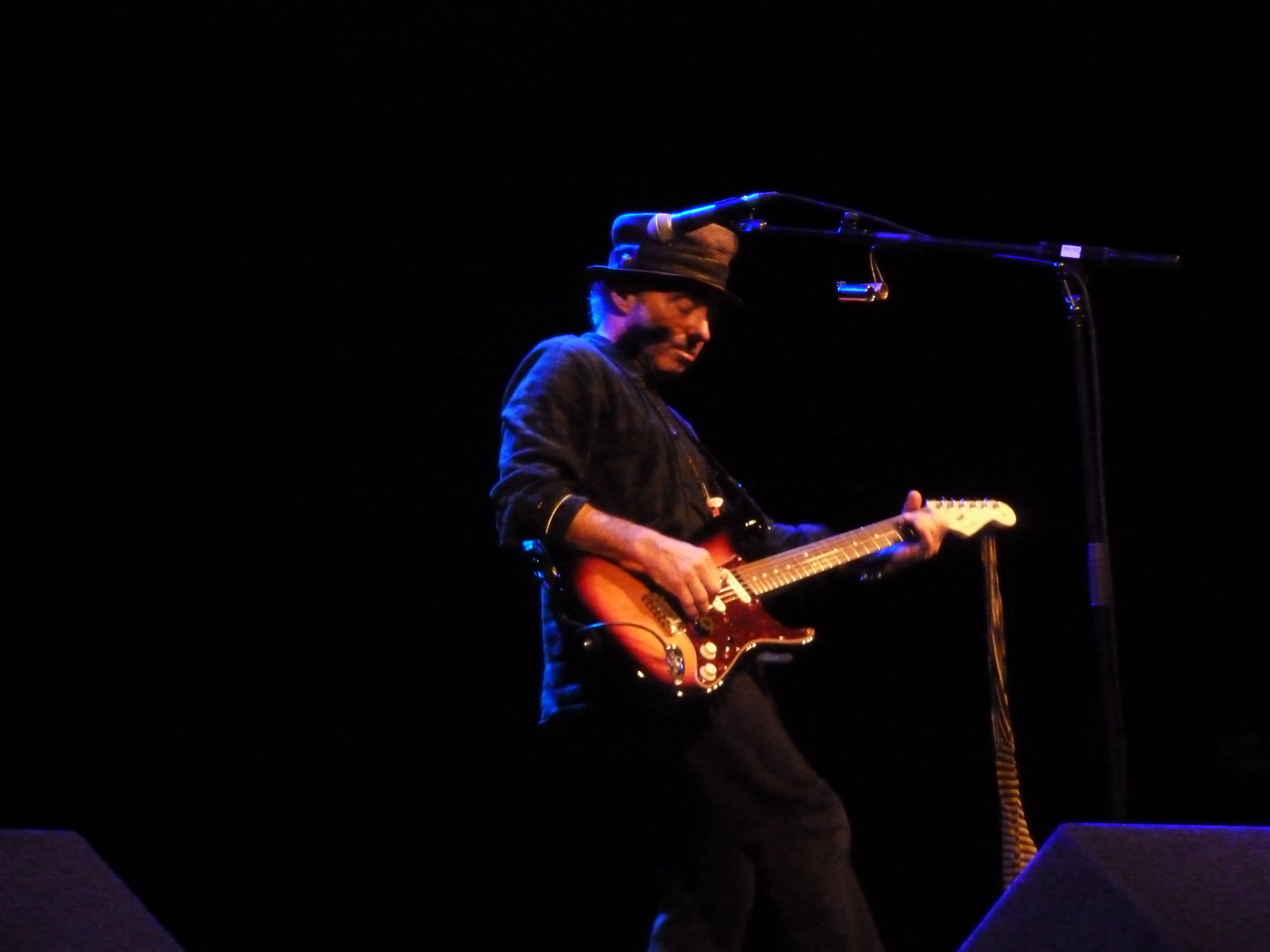 NilsLofgren2015-11-02VicarStreetDublinIreland (1).JPG